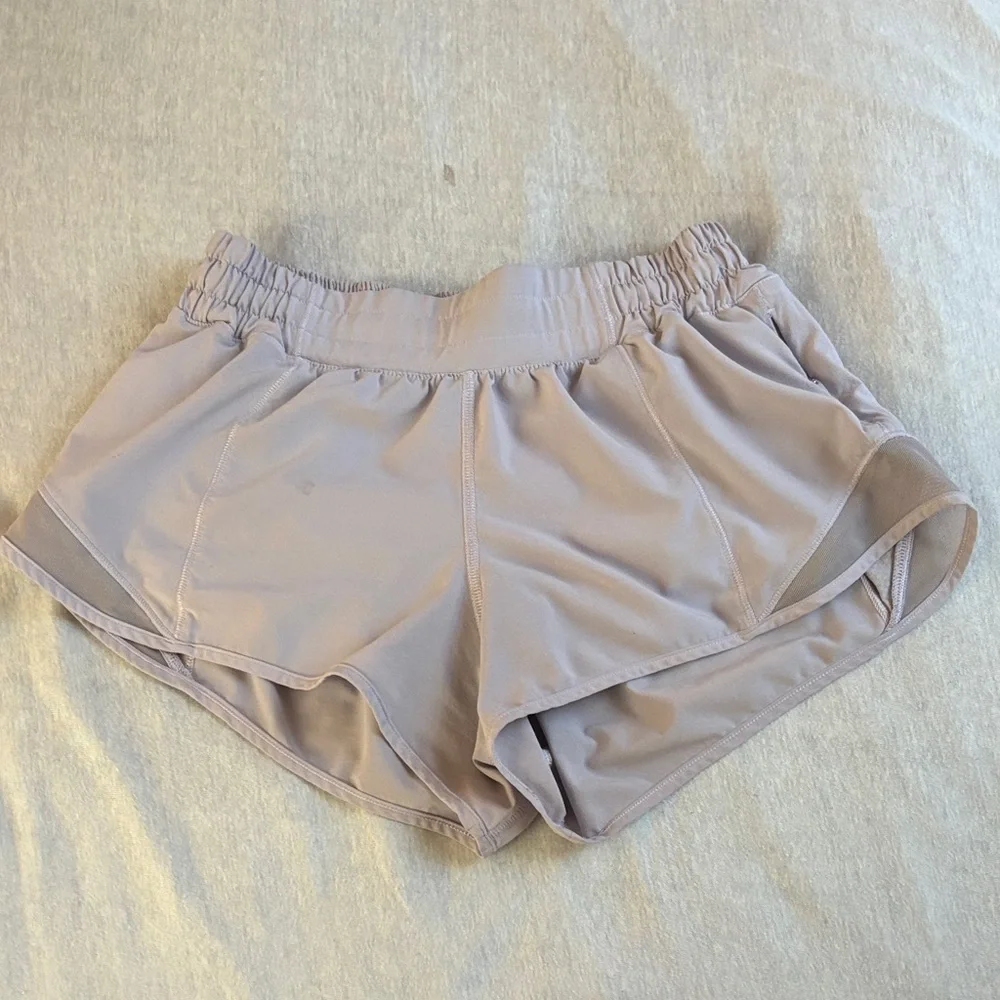 LULULEMON PERFECT CONDITION SIZE 4 PURPLE SHORTS - Picture 2 of 5